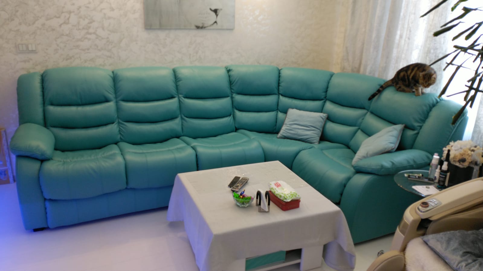 Перетяжка дивана на дому. Парк культуры