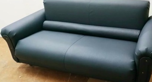 Обивка дивана на дому. Парк культуры